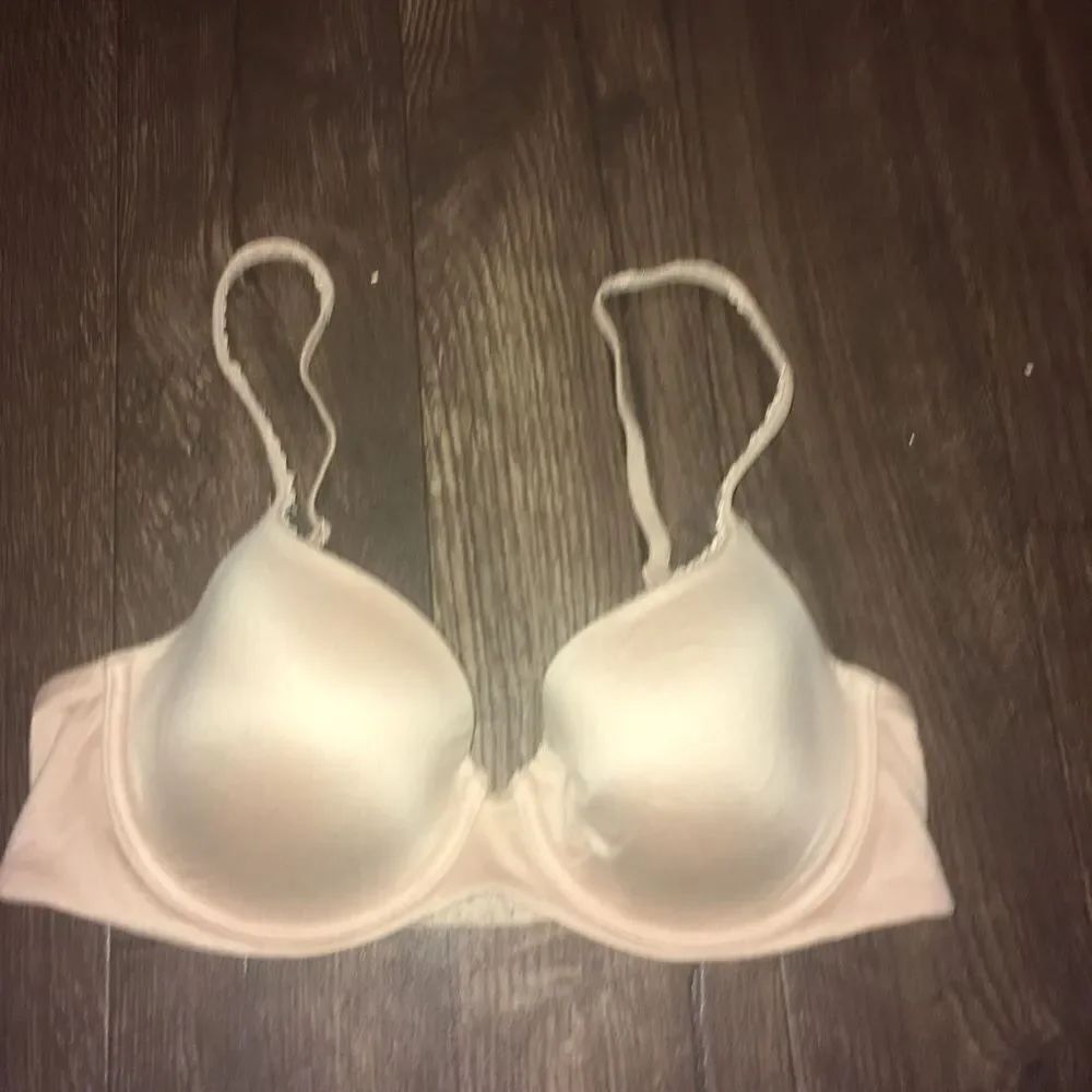 Victoria’s Secret nude full coverage 34C bra